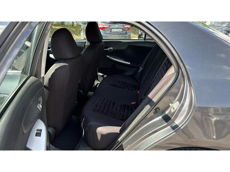 Toyota Corolla SDN 1.6VVT-I TERRA 6MT, снимка 11 - Автомобили и джипове - 54626837