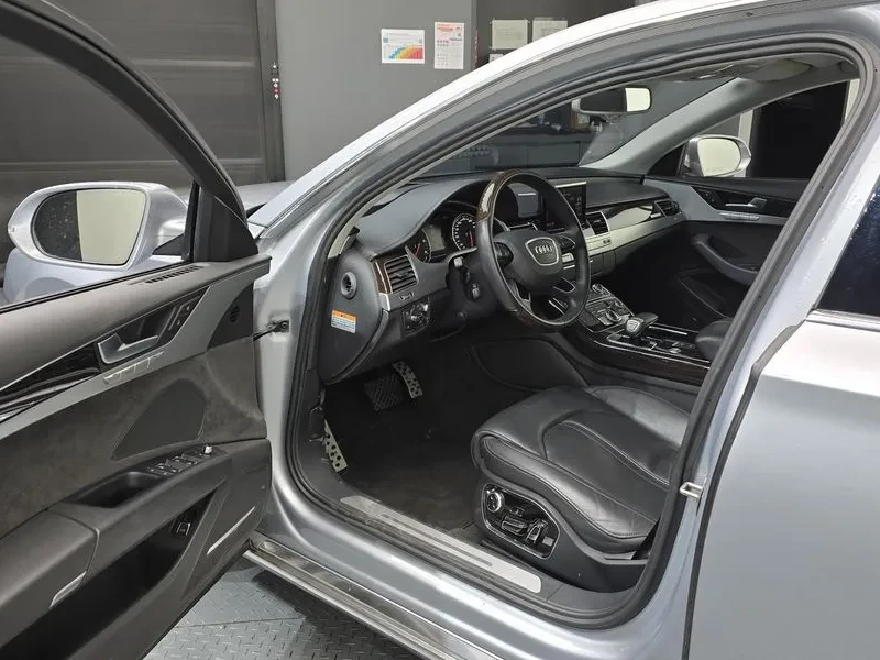 Audi A8 4.2 TDI QUATTRO, снимка 10 - Автомобили и джипове - 55096376