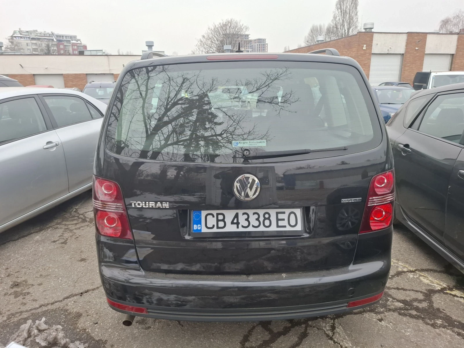 VW Touran 2.0 Ecofuel 6+ 1 - изображение 2