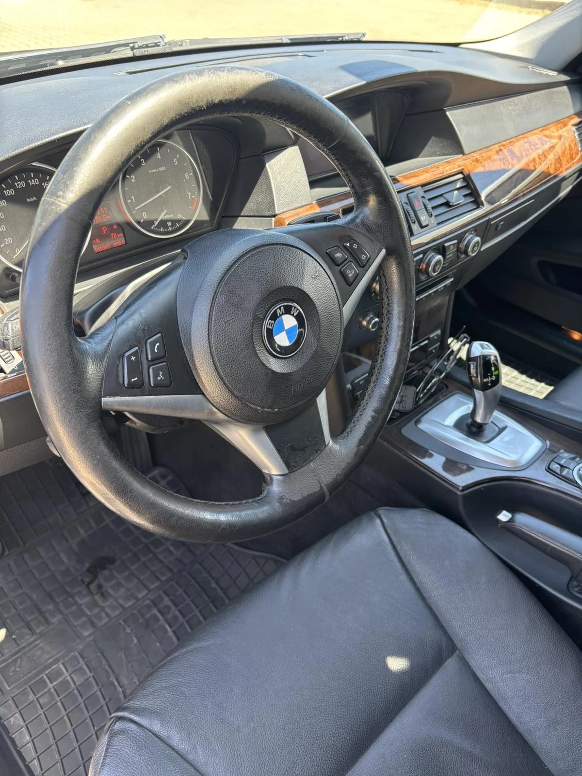 BMW 528 xDrive  - изображение 8
