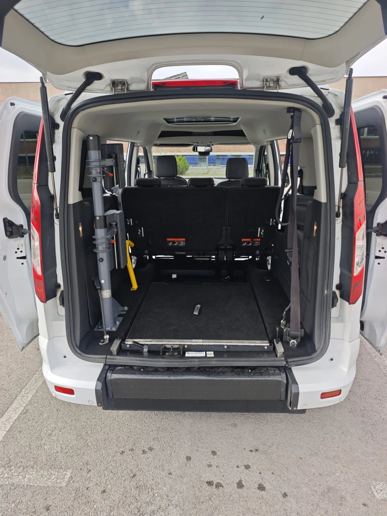 Ford Tourneo Connect         | Mobile.bg   13