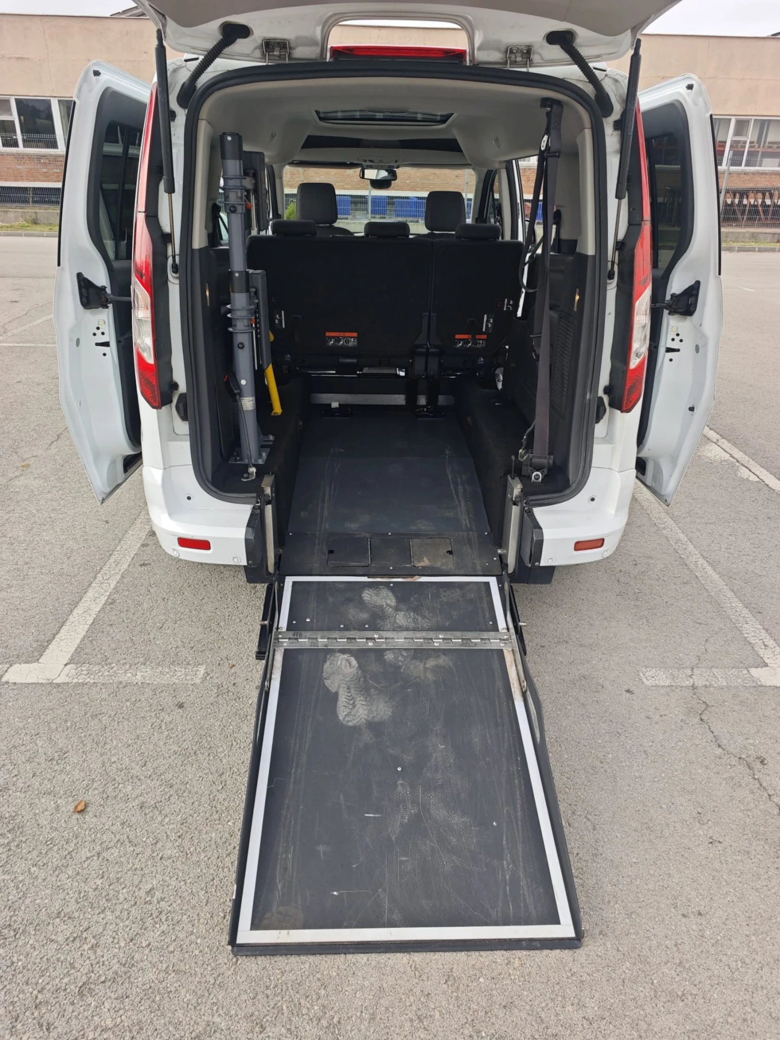 Ford Tourneo Connect         | Mobile.bg   15