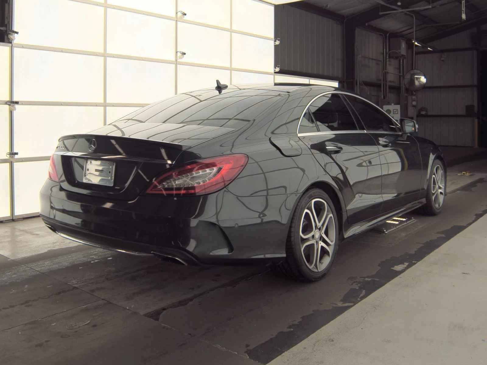 Mercedes-Benz CLS 400 AMG* PACK* HARMON* KARDON* ПОДГРЕВ* ОБДУХВАНЕ*  - изображение 2