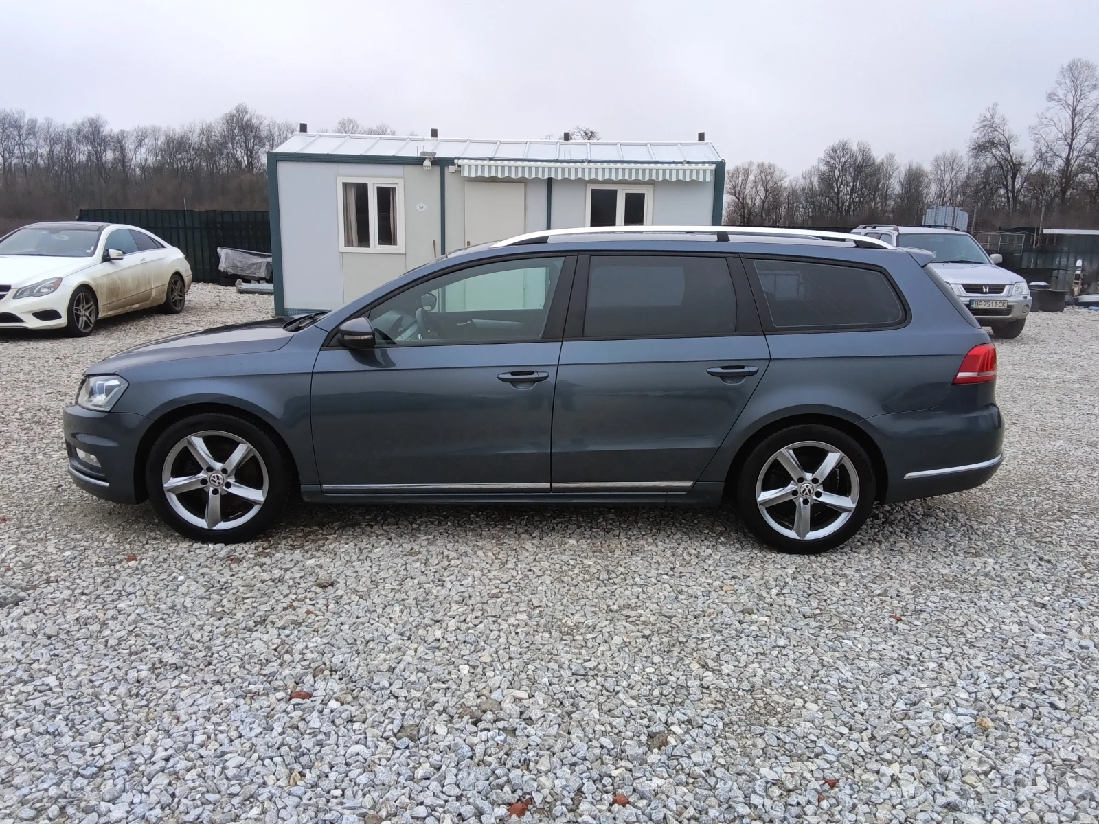 VW Passat 2.0tdi R-LINE NAVI AVTOMAT - изображение 3