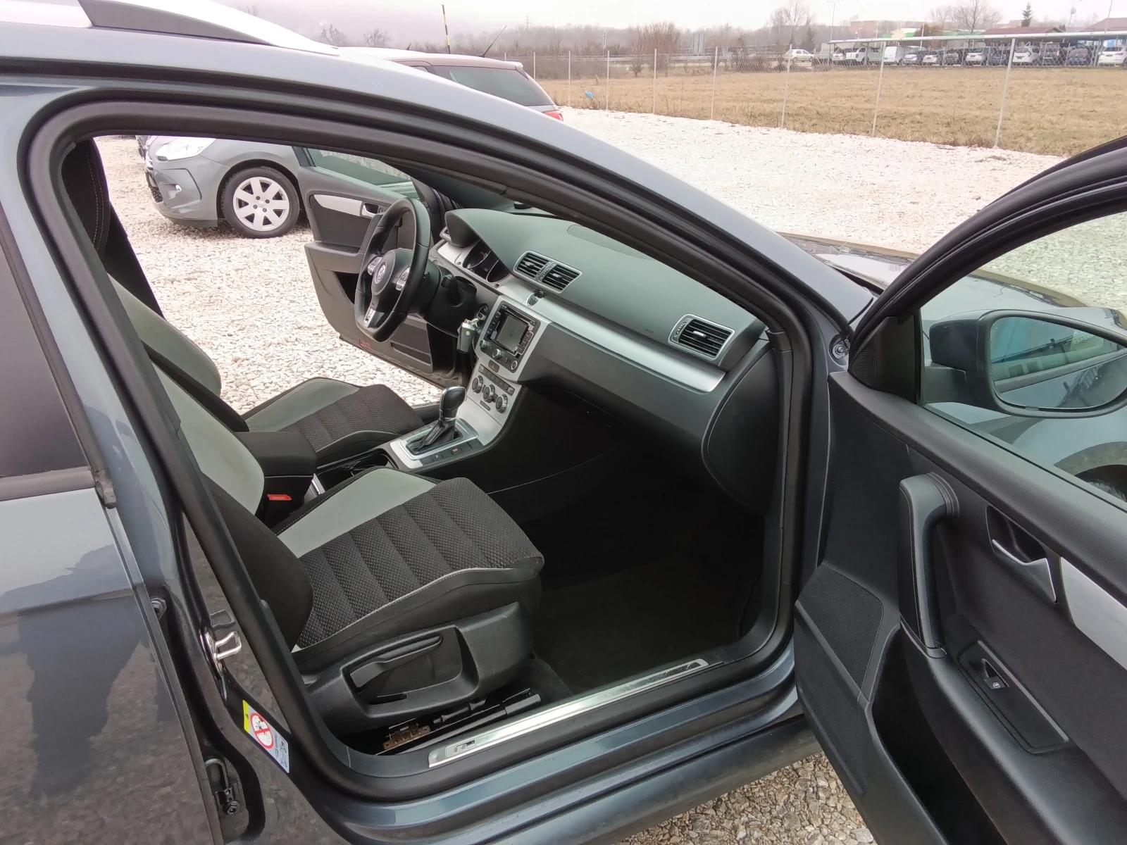 VW Passat 2.0tdi R-LINE NAVI AVTOMAT | Mobile.bg � ����������� 13