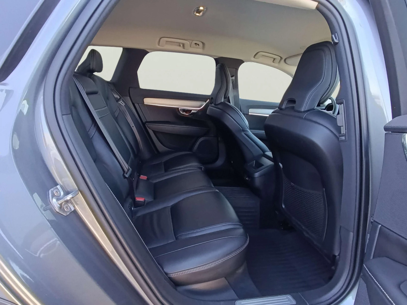 Volvo V90 Cross Country B5 (D) Mild hybrid 2.0L, снимка 10 - Автомобили и джипове - 53831509