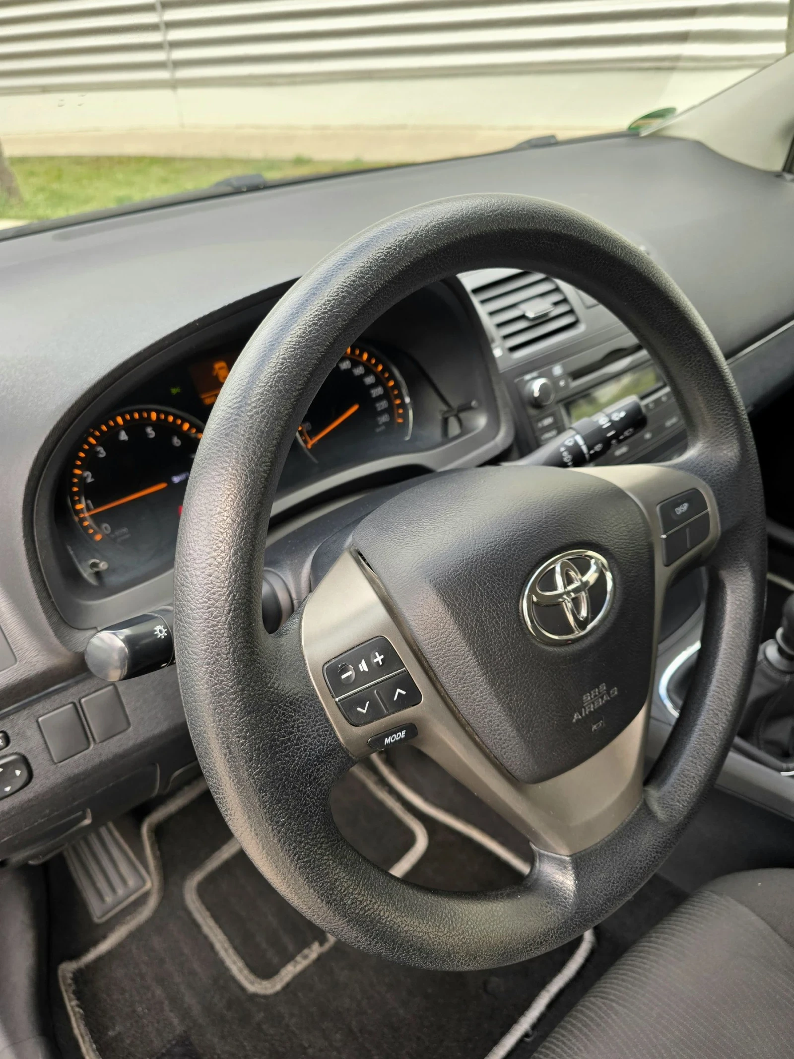 Toyota Avensis Сервизна история TUV , снимка 6 - Автомобили и джипове - 54082403