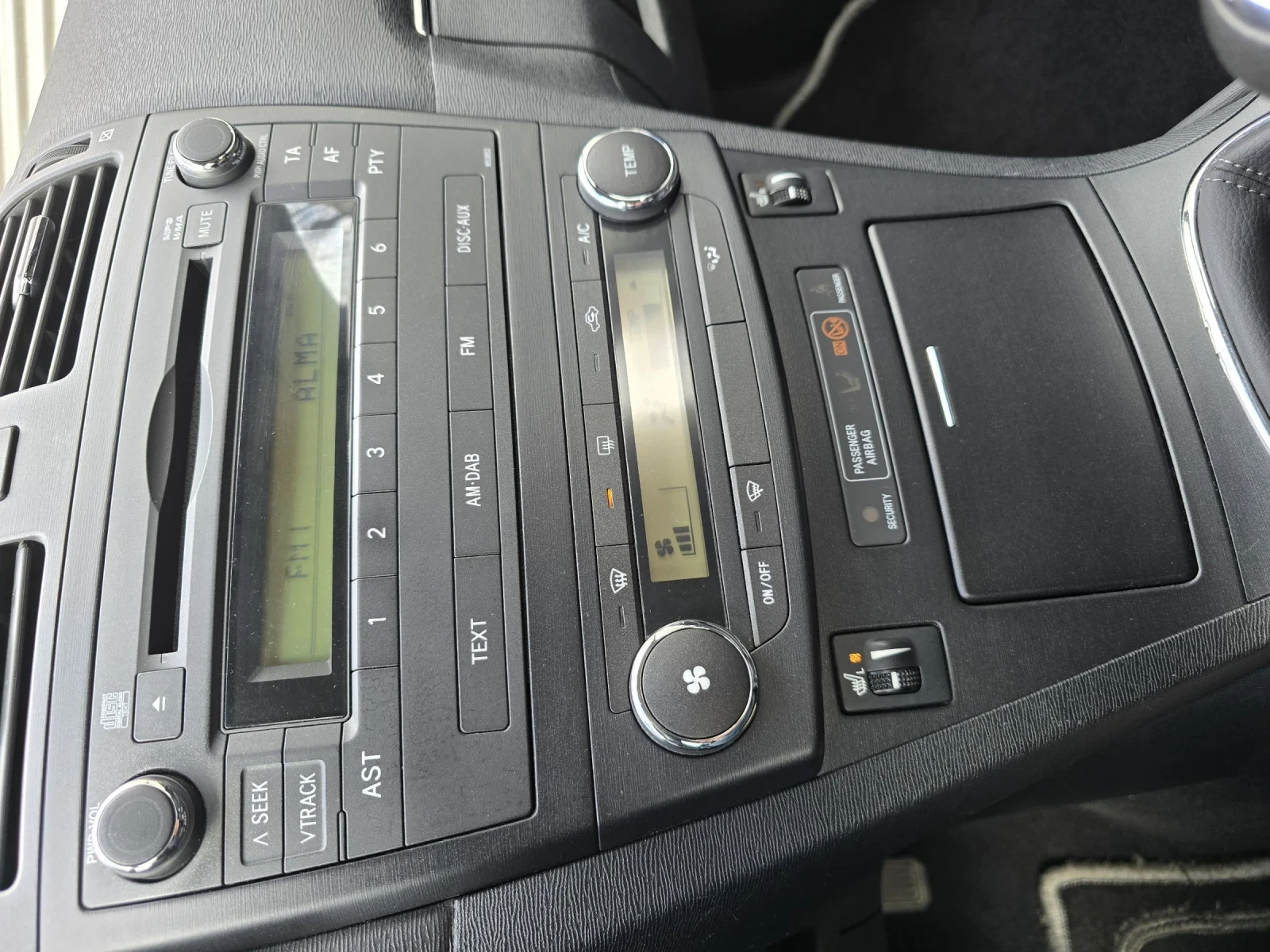 Toyota Avensis Сервизна история TUV , снимка 16 - Автомобили и джипове - 54082403