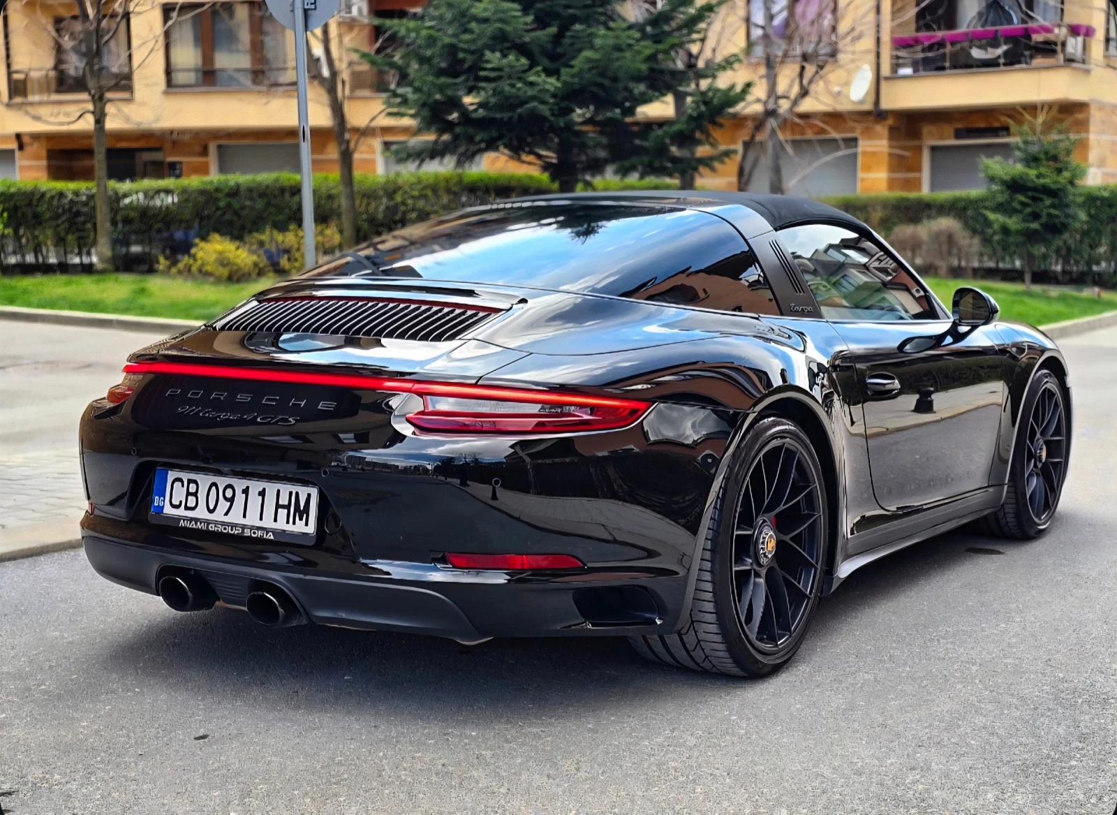 Porsche 911 Targa 4 GTS PDK Black Edition, снимка 7 - Автомобили и джипове - 54158395