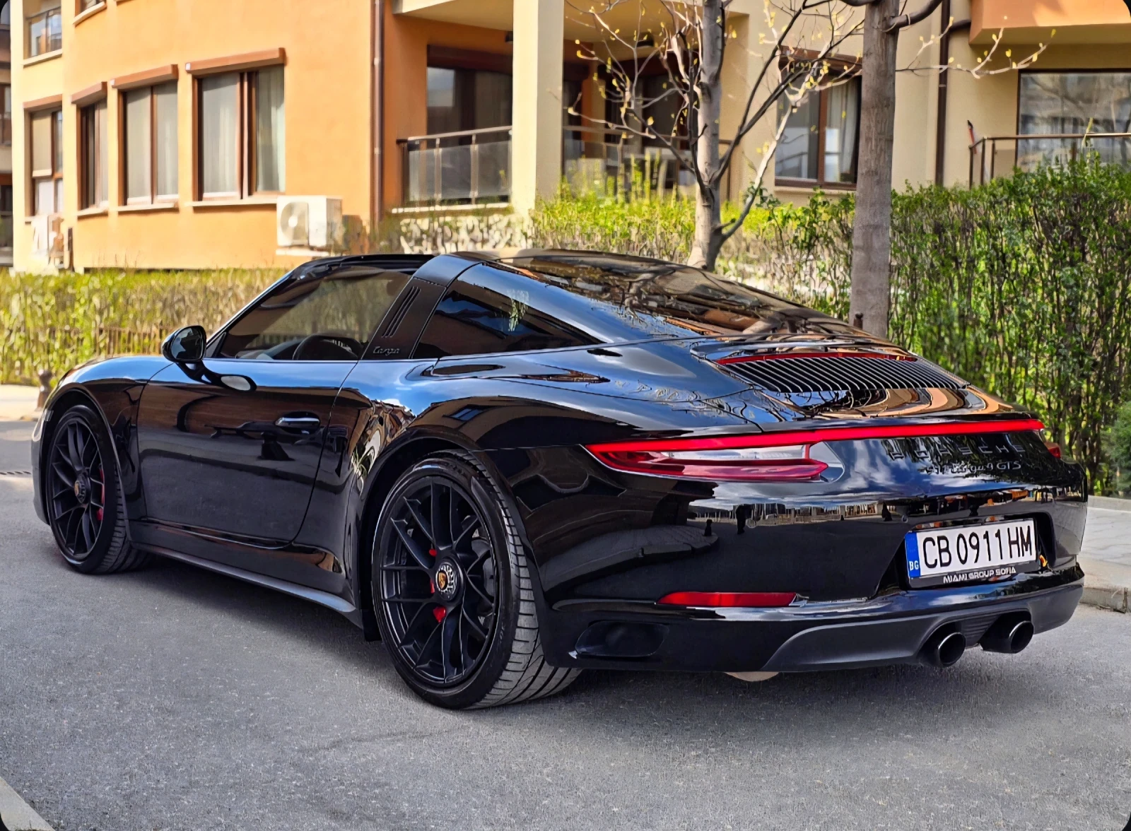 Porsche 911 Targa 4 GTS PDK Black Edition, снимка 8 - Автомобили и джипове - 54158395