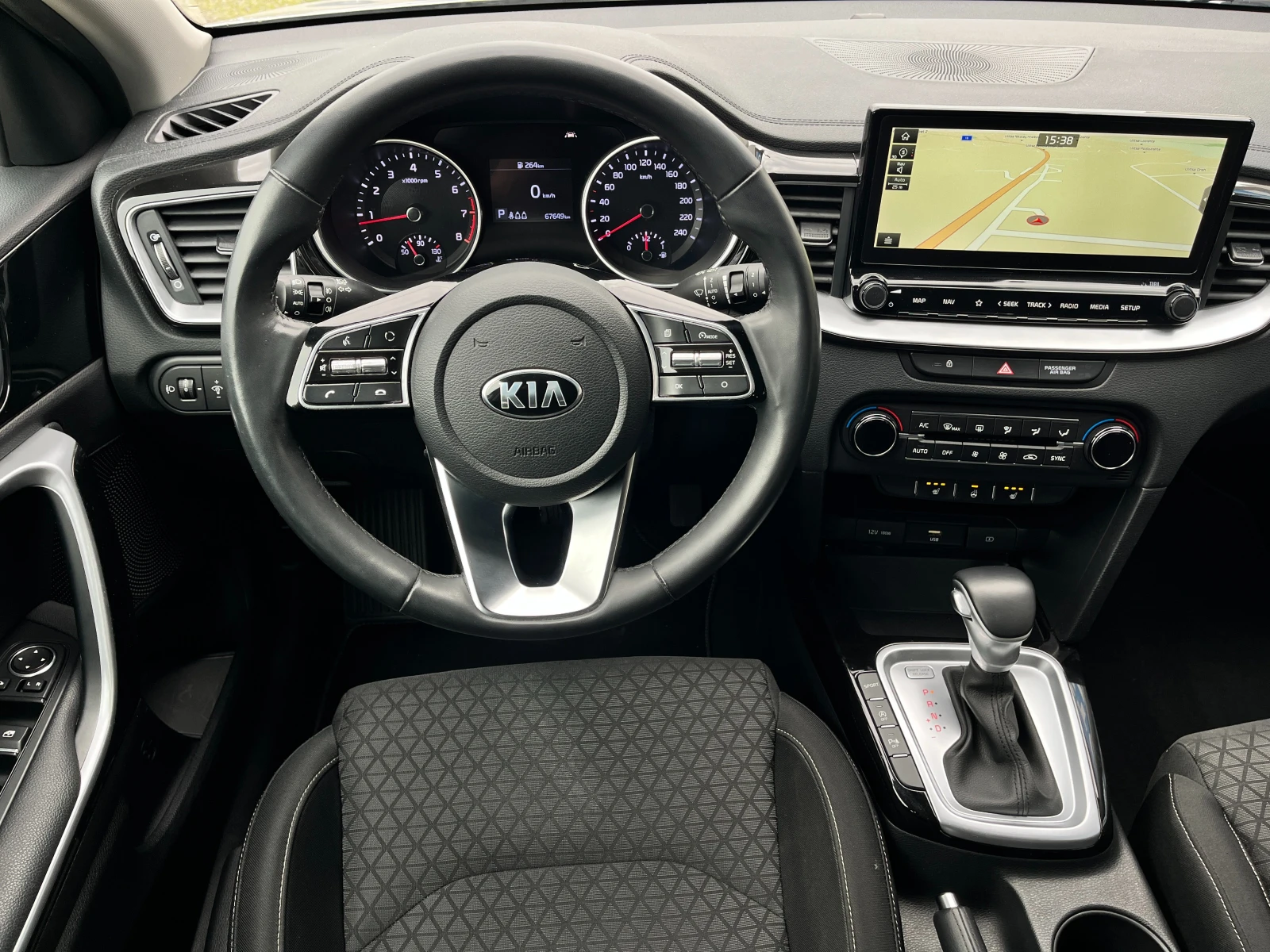 Kia Ceed 1.4i АВТОМАТИК + JBL + LED, снимка 9 - Автомобили и джипове - 54297347