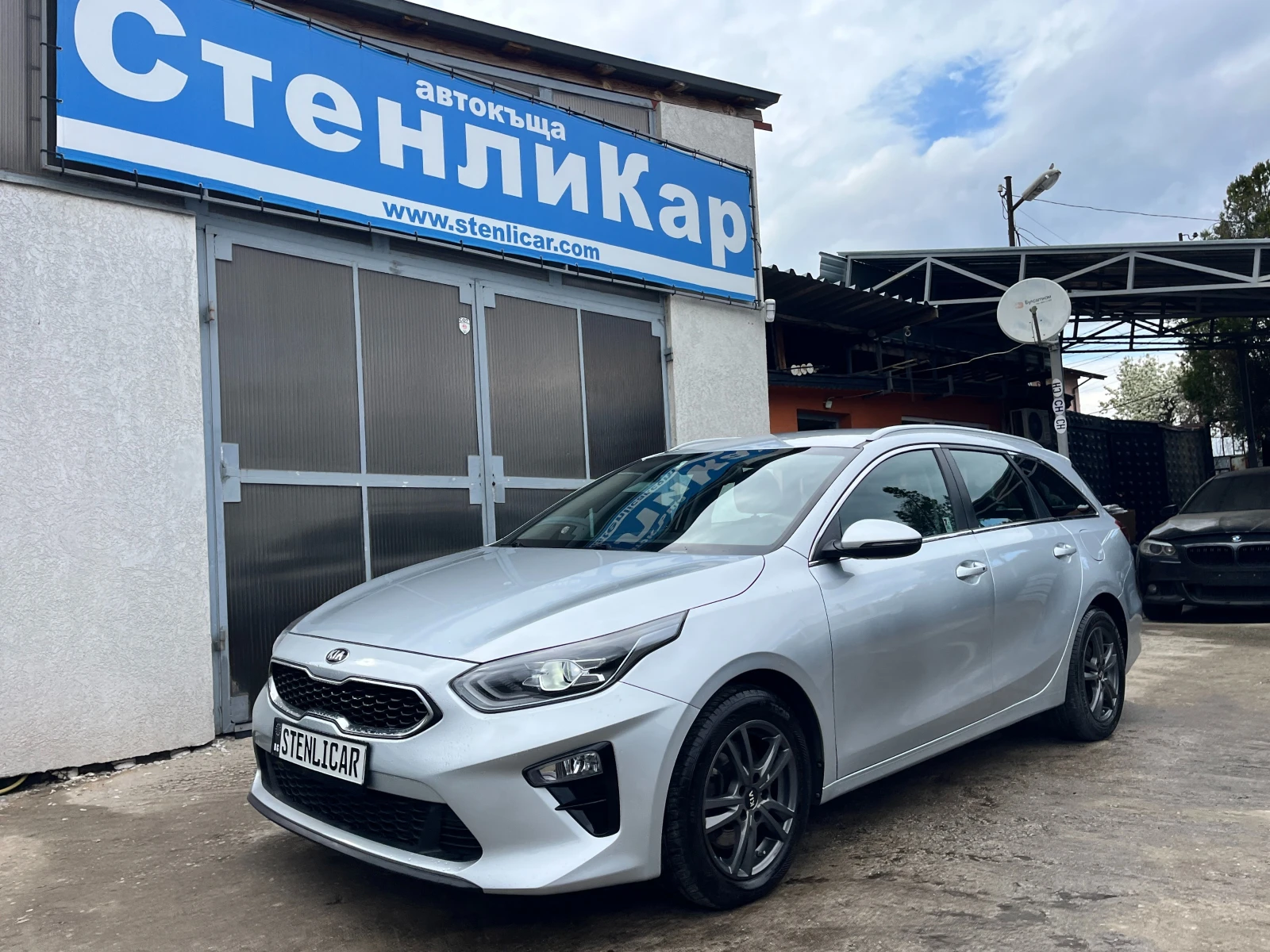 Kia Ceed 1.4i АВТОМАТИК + JBL + LED