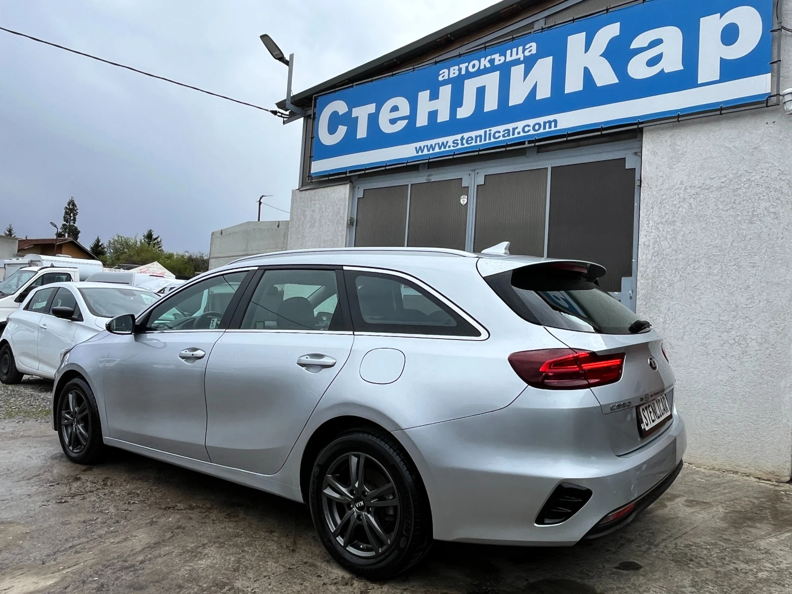 Kia Ceed 1.4i АВТОМАТИК + JBL + LED, снимка 2 - Автомобили и джипове - 54297347