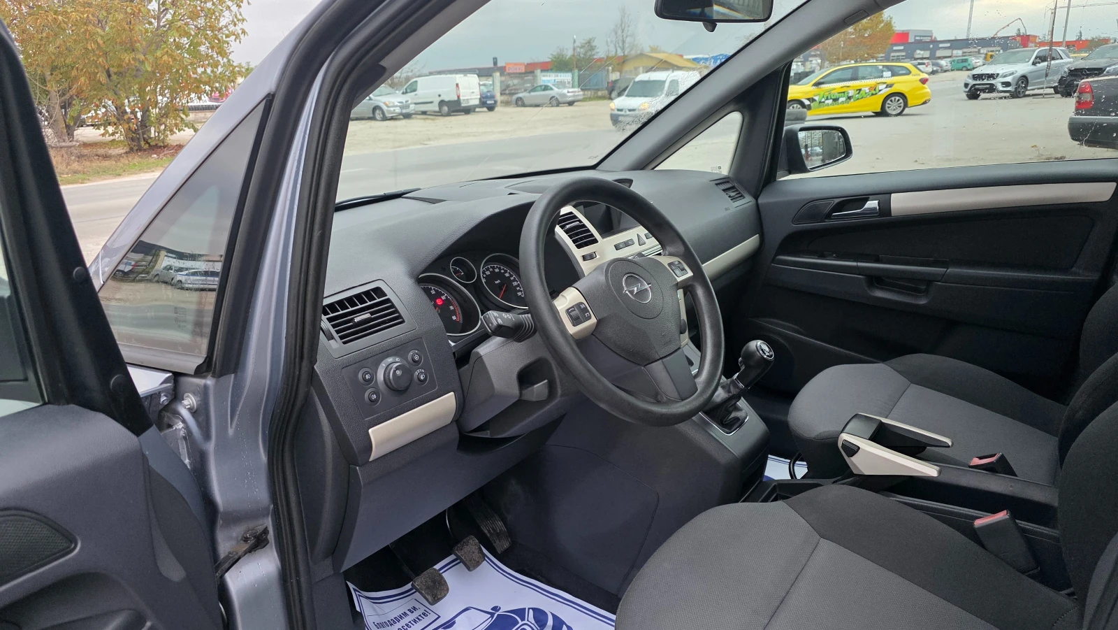 Opel Zafira БЕЗУПРЕЧЕН, снимка 7 - Автомобили и джипове - 54684010