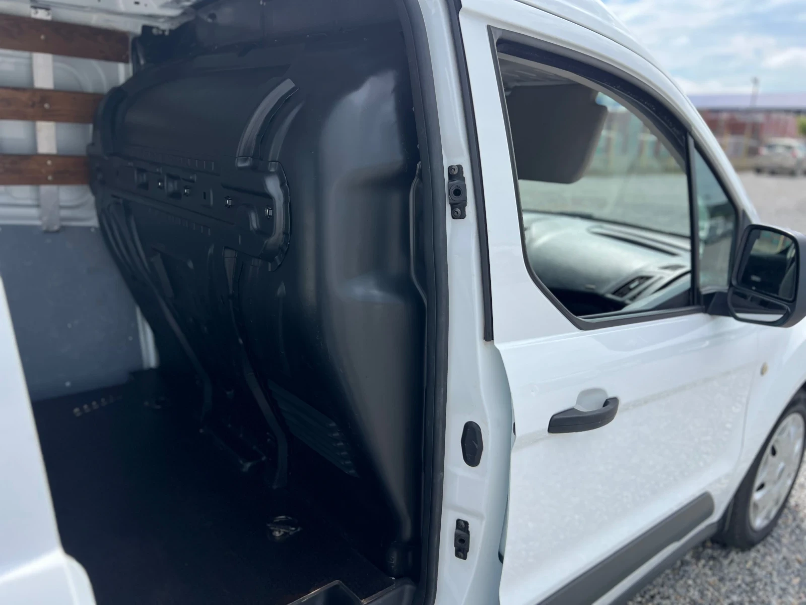 Ford Connect 3 МЕСТА, 140ккм, снимка 16 - Автомобили и джипове - 54760020