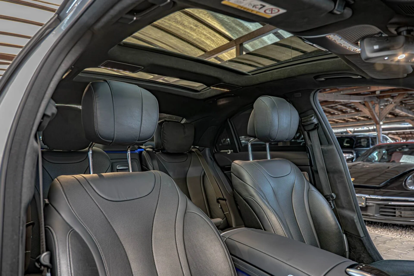 Mercedes-Benz S 560 AMG/4Matic/Burmester/360Камера/Обдухване, снимка 12 - Автомобили и джипове - 54968107