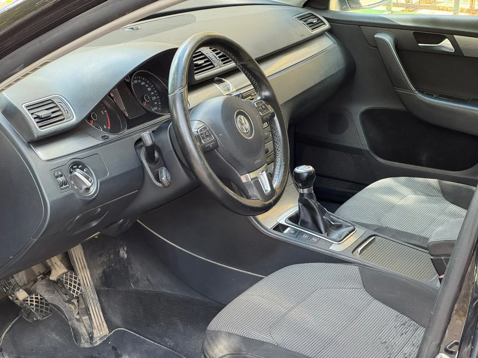 VW Passat, снимка 9 - Автомобили и джипове - 55216231