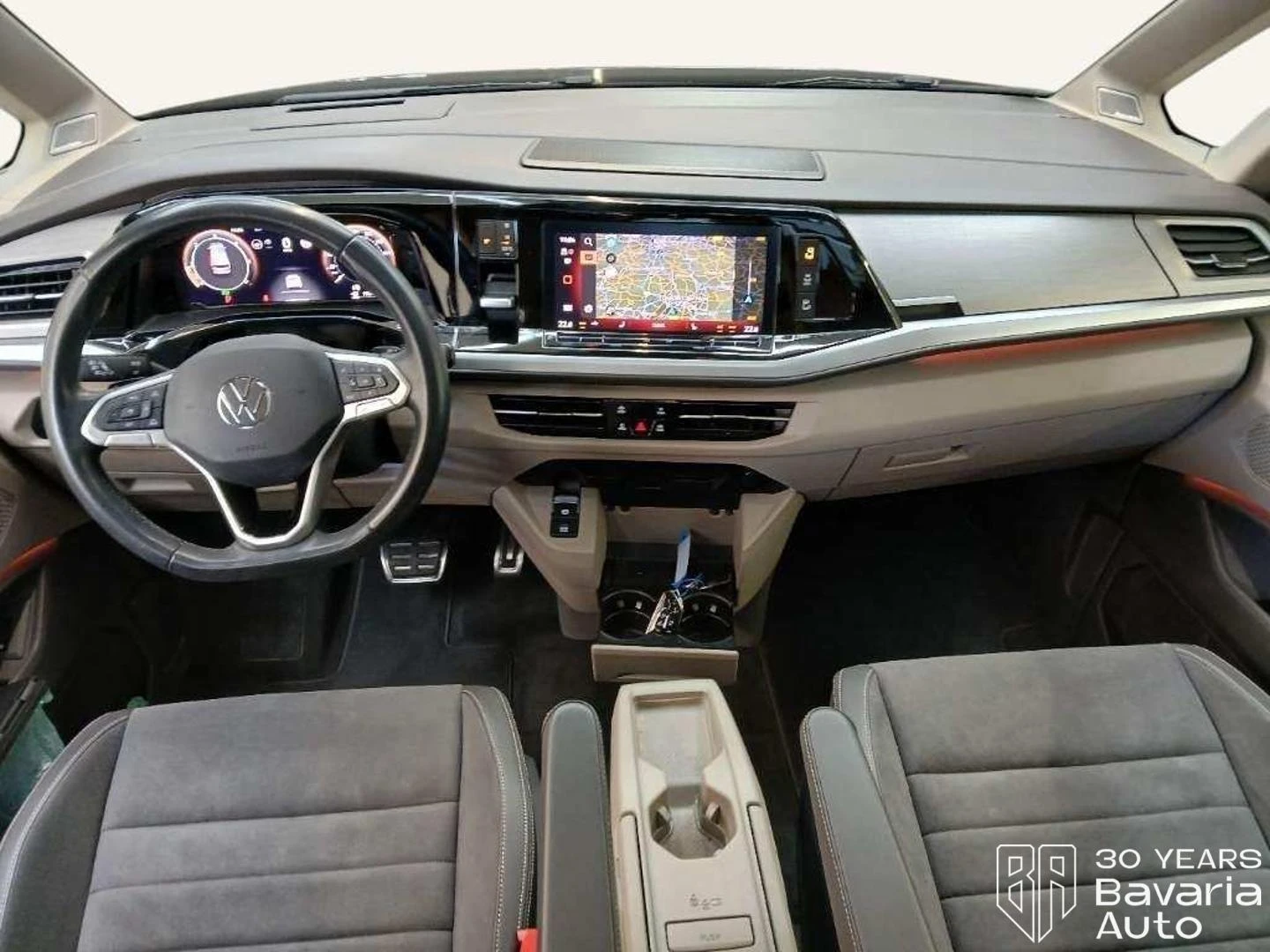 VW Multivan Style long DSG Easy Open Basic, снимка 8 - Автомобили и джипове - 55401607