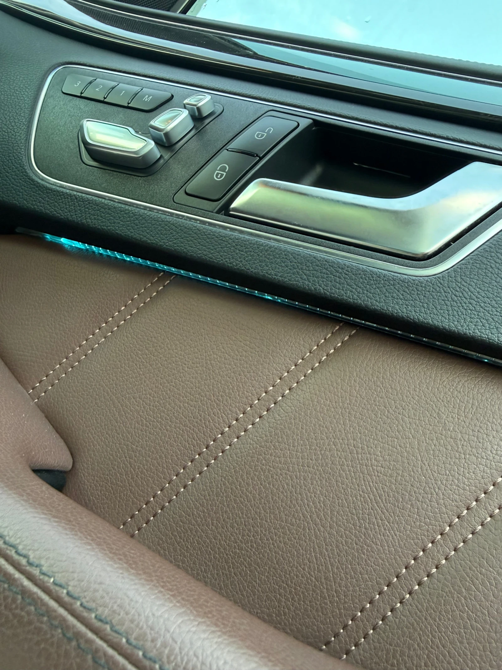 Mercedes-Benz E 250, снимка 16 - Автомобили и джипове - 56301774