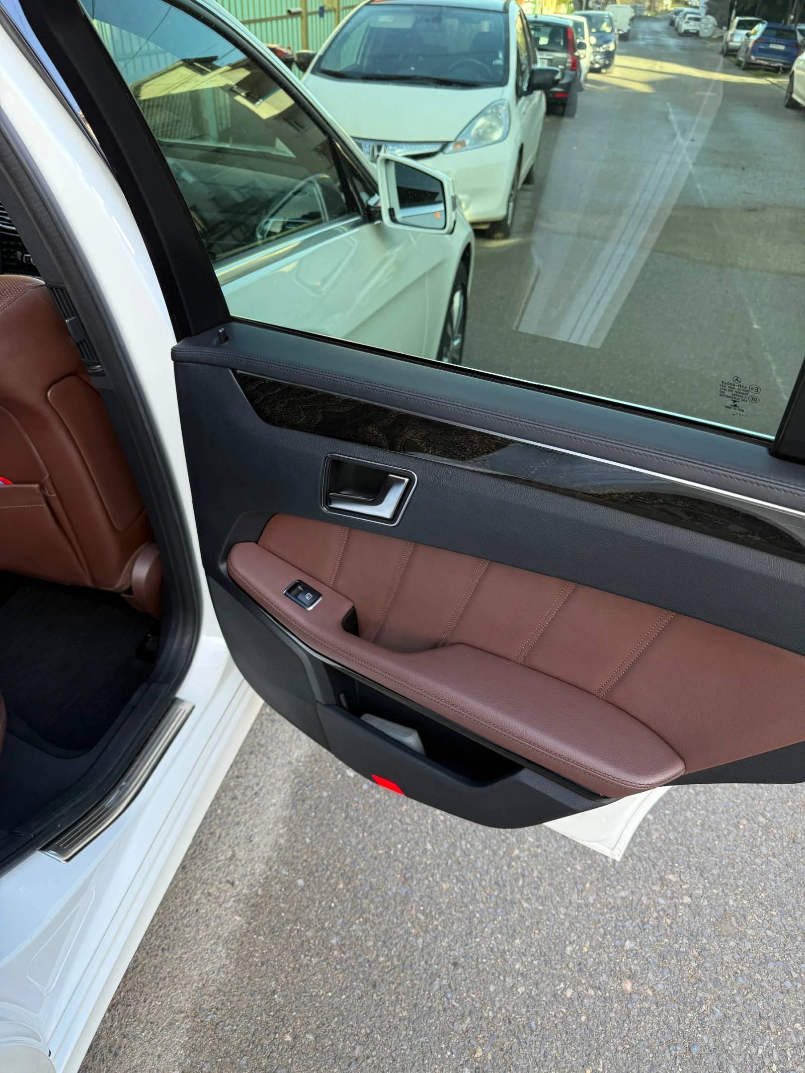 Mercedes-Benz E 250, снимка 11 - Автомобили и джипове - 55652391