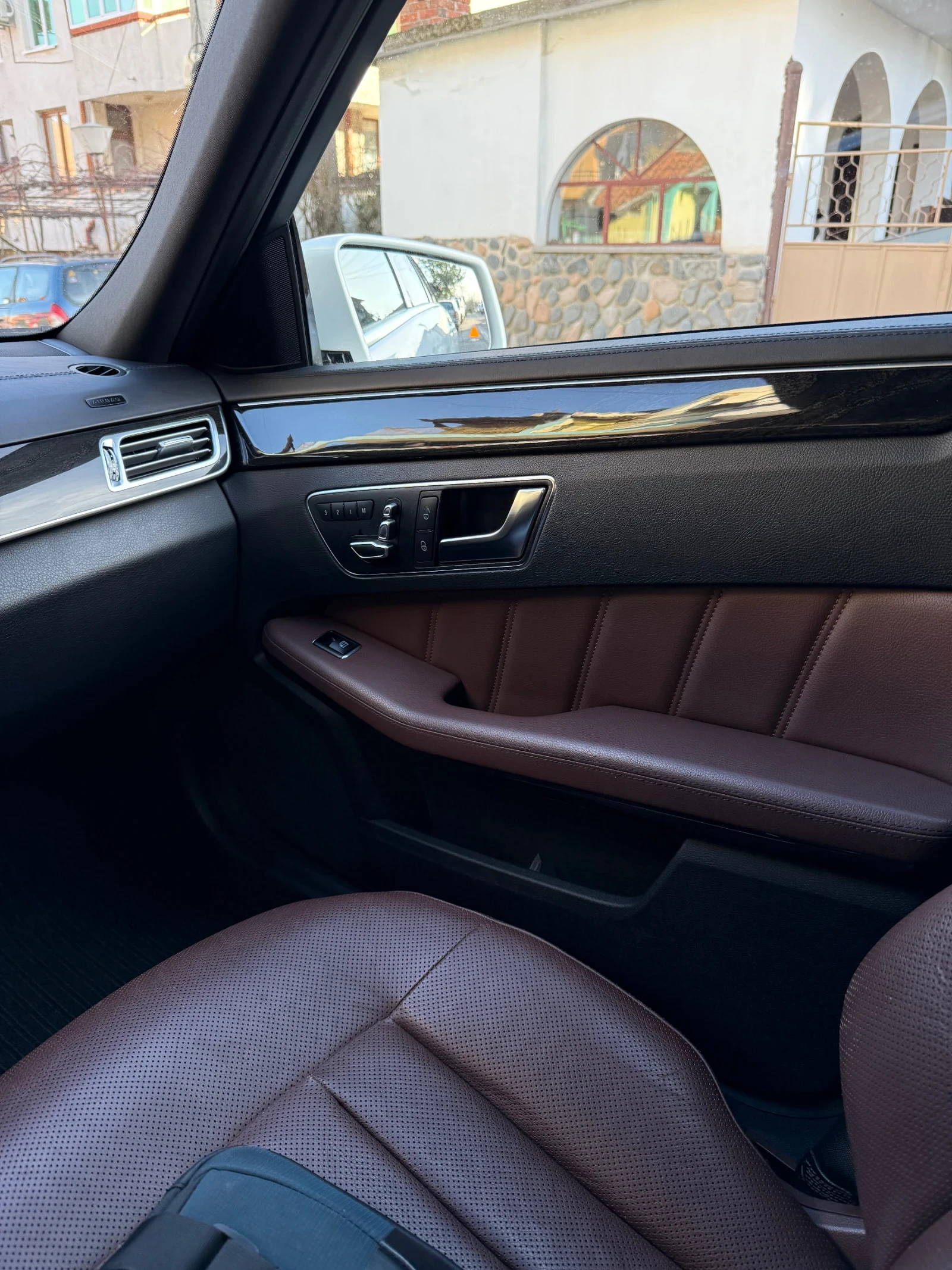 Mercedes-Benz E 250, снимка 7 - Автомобили и джипове - 55652391