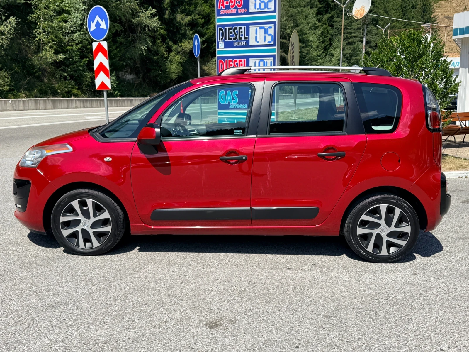 Citroen C3 Picasso 1.6HDI* FACE* EXCLUSIVE&LIMITED* Bluetooth* Темпом, снимка 2 - Автомобили и джипове - 55710765