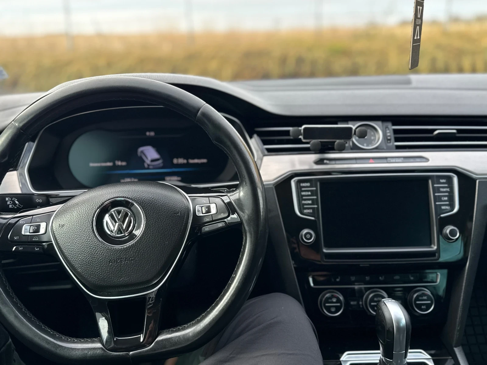 VW Passat 2.0 TDI dig dsg , снимка 11 - Автомобили и джипове - 56529007