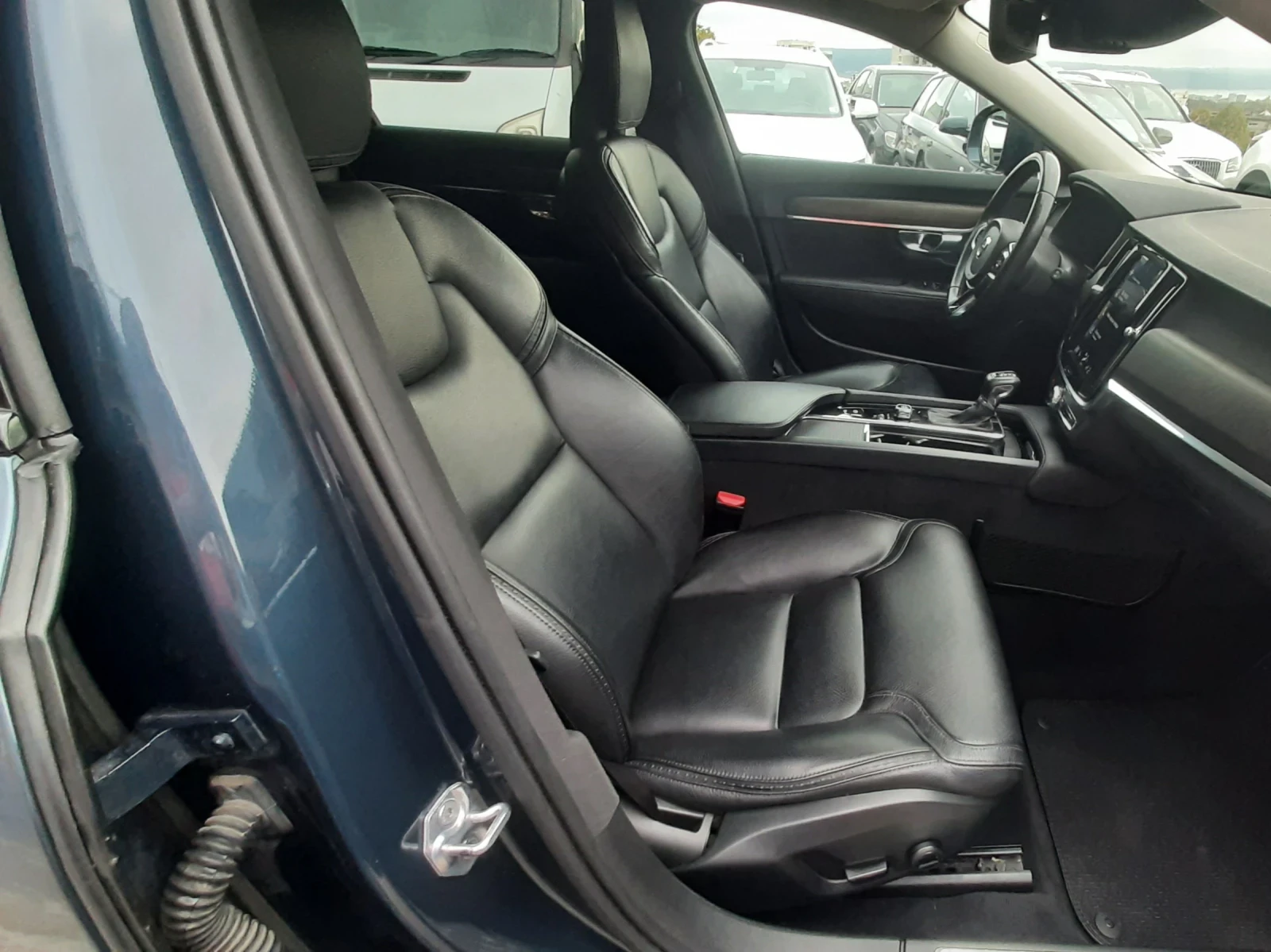 Volvo V90 Cross Country D5 AUTOMATIC, снимка 13 - Автомобили и джипове - 56713864
