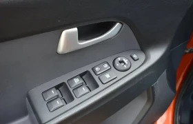 Kia Sportage 2.0-163кс. 4х4 ВСИЧКИ ЕКСТРИ, снимка 13