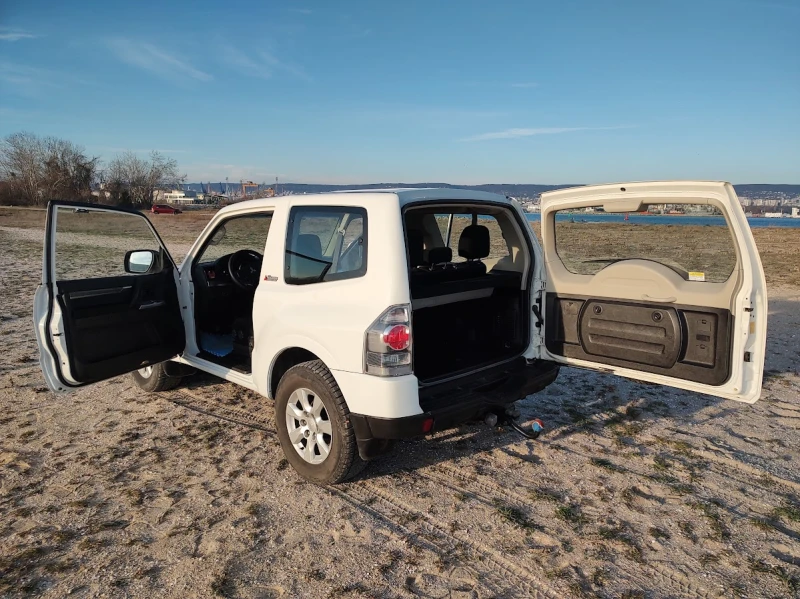 Mitsubishi Pajero 3.2 DID, снимка 11 - Автомобили и джипове - 47308773