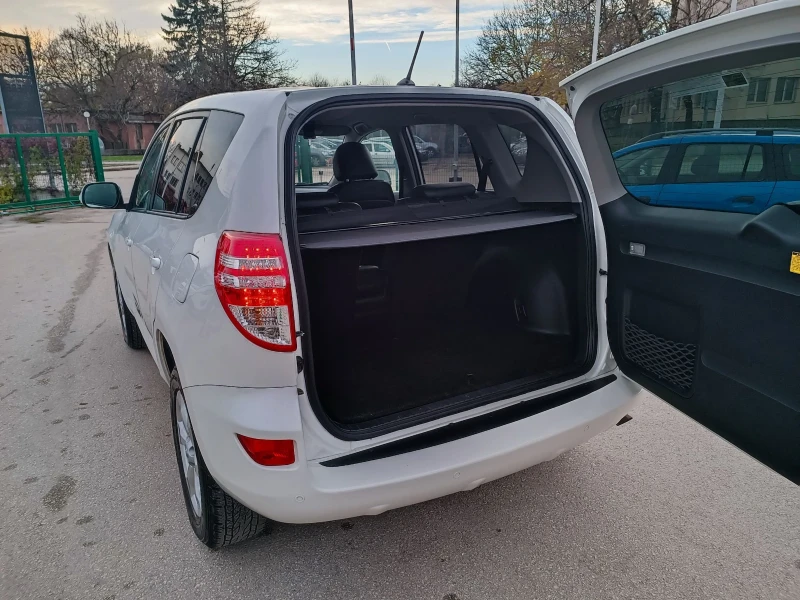 Toyota Rav4 2.0i-158кс-ШВЕЙЦАРИЯ-РЪЧКА-4Х4-FACELIFT-6ск, снимка 5 - Автомобили и джипове - 52496402