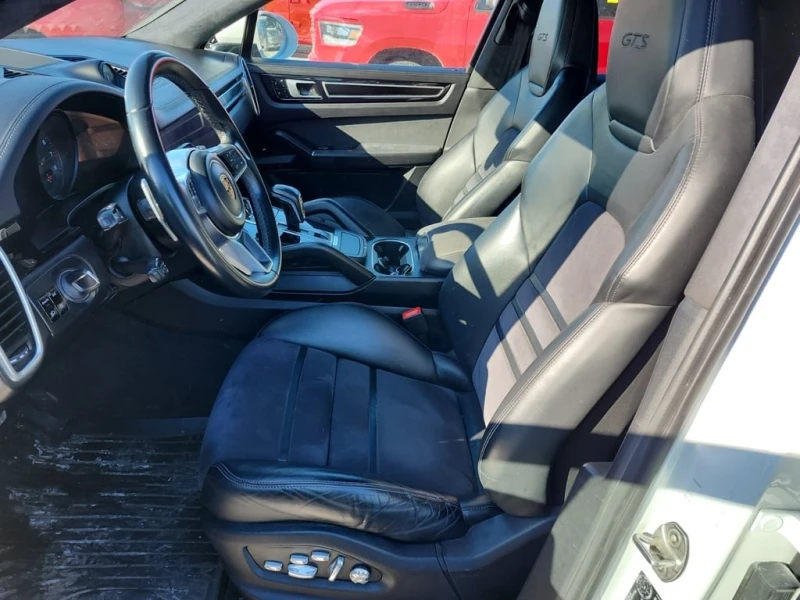 Porsche Cayenne * GTS * CARFAX * БЕЗ ПЪРВОНАЧАЛНА ВНОСКА, снимка 5 - Автомобили и джипове - 53297415