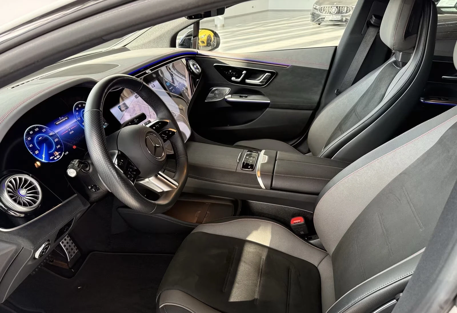 Mercedes-Benz EQE 300/245HP/AMG/HYPERSCR/NIGHT/360/BURM/941v - изображение 8