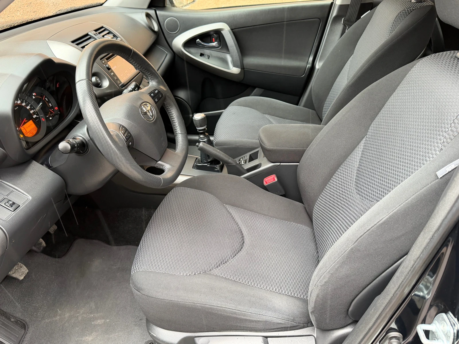 Toyota Rav4 2, 0 EБнзин , снимка 9 - Автомобили и джипове - 54087683