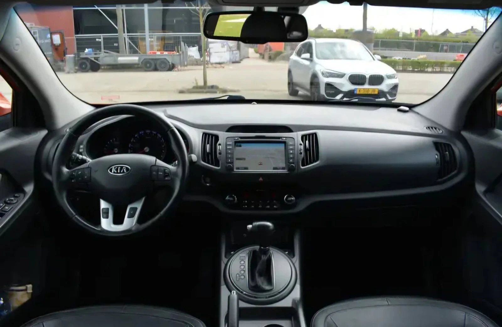 Kia Sportage 2.0-163кс. 4х4 ВСИЧКИ ЕКСТРИ, снимка 10 - Автомобили и джипове - 54214644