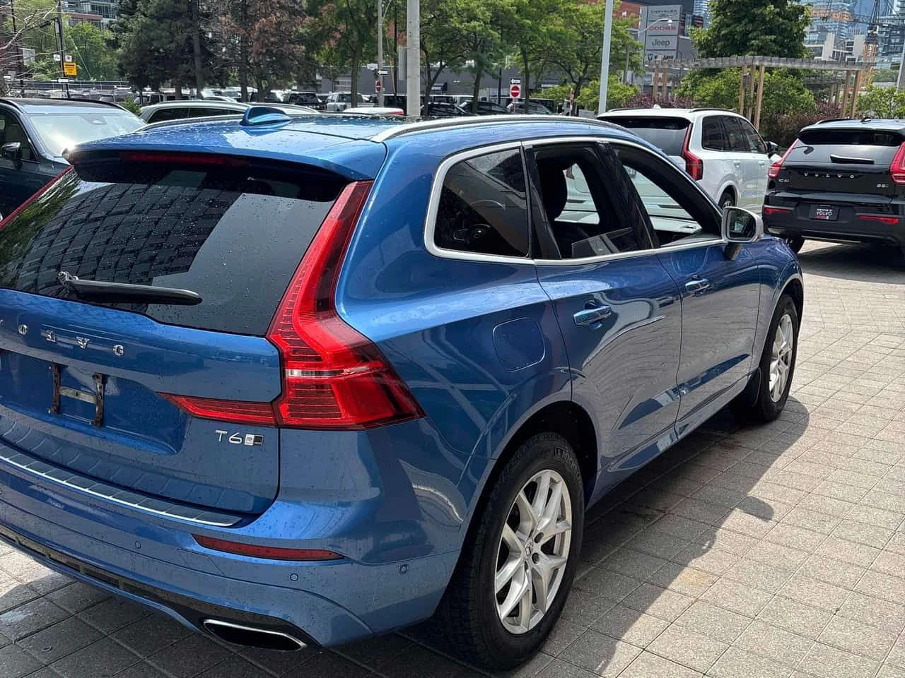 Volvo XC60 R Design | CARFAX | БЕЗ ПЪРВОНАЧАЛНА ВНОСКА, снимка 4 - Автомобили и джипове - 55106149
