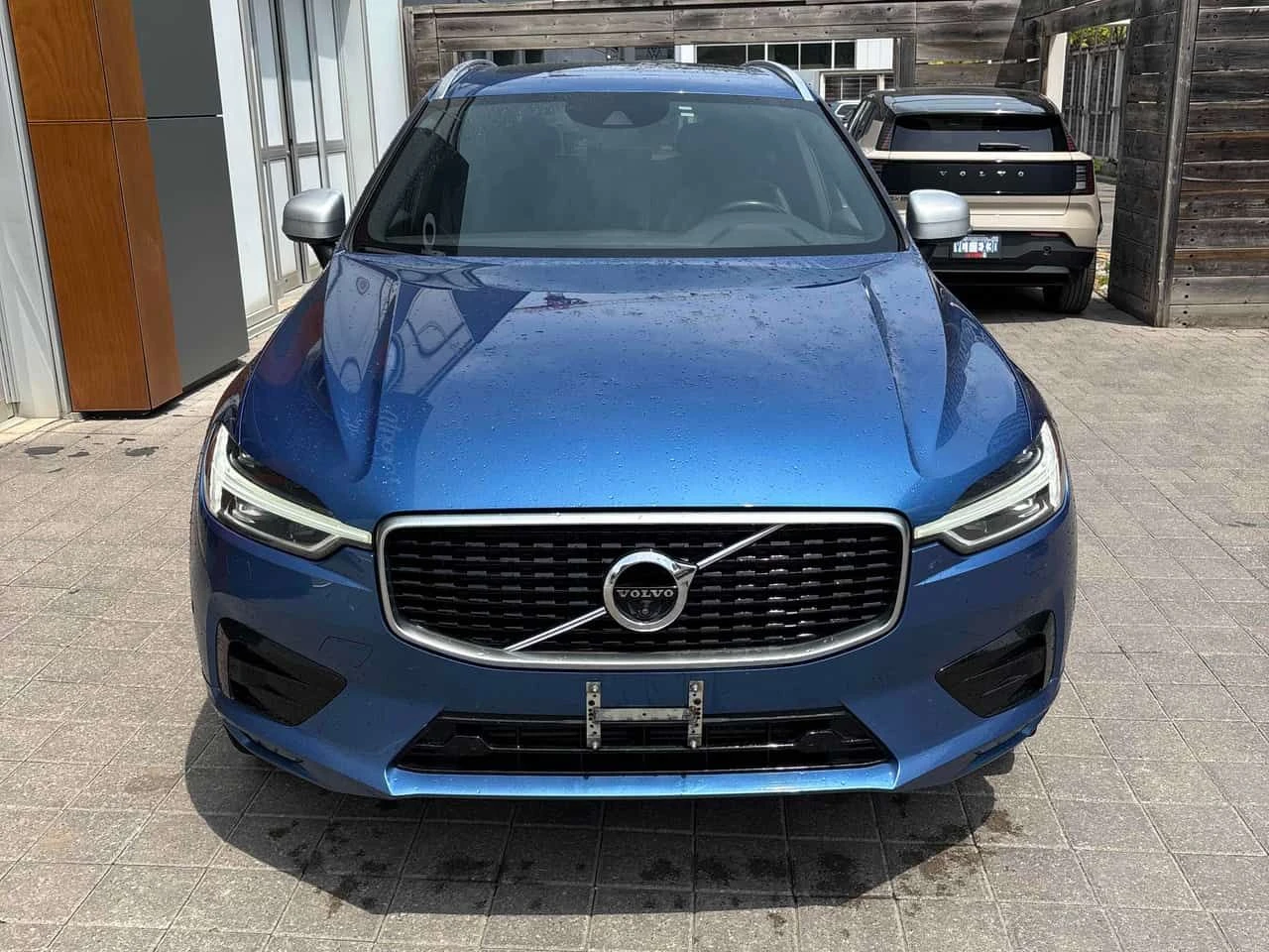 Volvo XC60 R Design | CARFAX | БЕЗ ПЪРВОНАЧАЛНА ВНОСКА, снимка 2 - Автомобили и джипове - 55106149