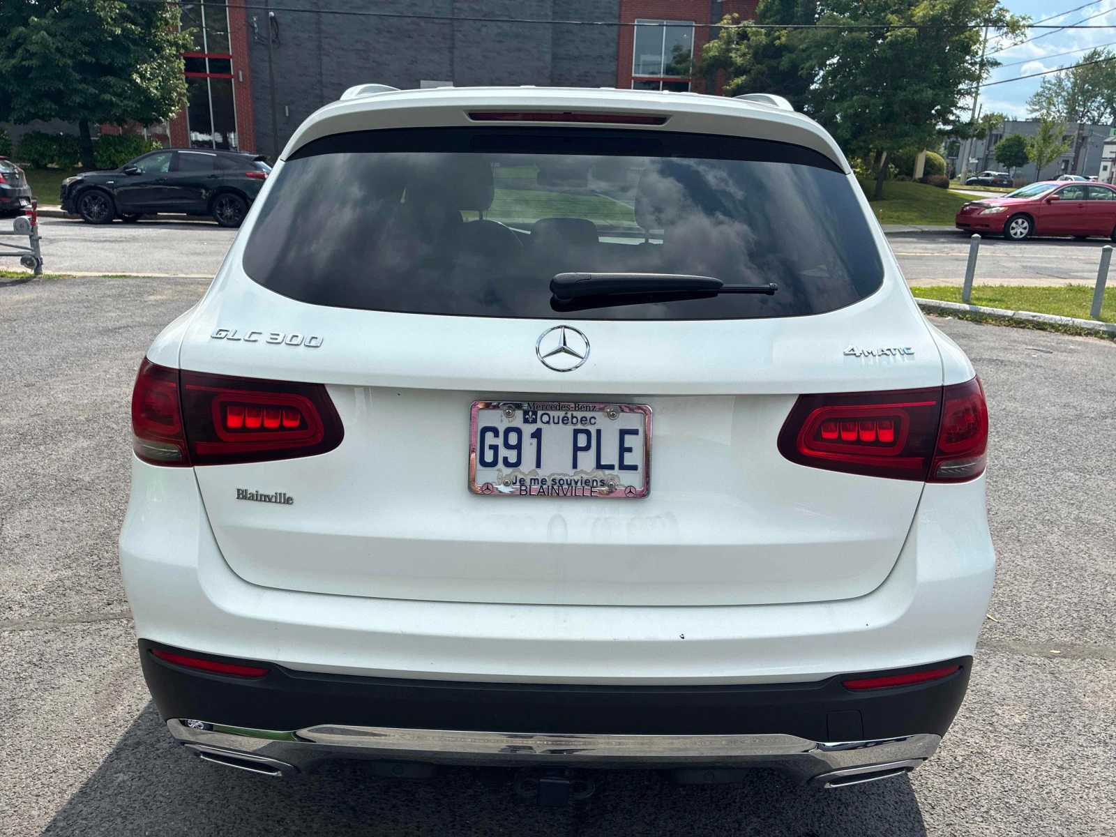 Mercedes-Benz GLC 300 * CARFAX * * ОПЦИЯ ЗА ФИНАНСИРАНЕ * , снимка 4 - Автомобили и джипове - 55481688