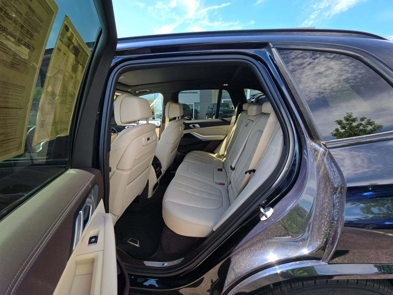 BMW X5 xDrive50i* CARFAX* ДИСТРОНИК * М ПАКЕТ, снимка 12 - Автомобили и джипове - 55530978