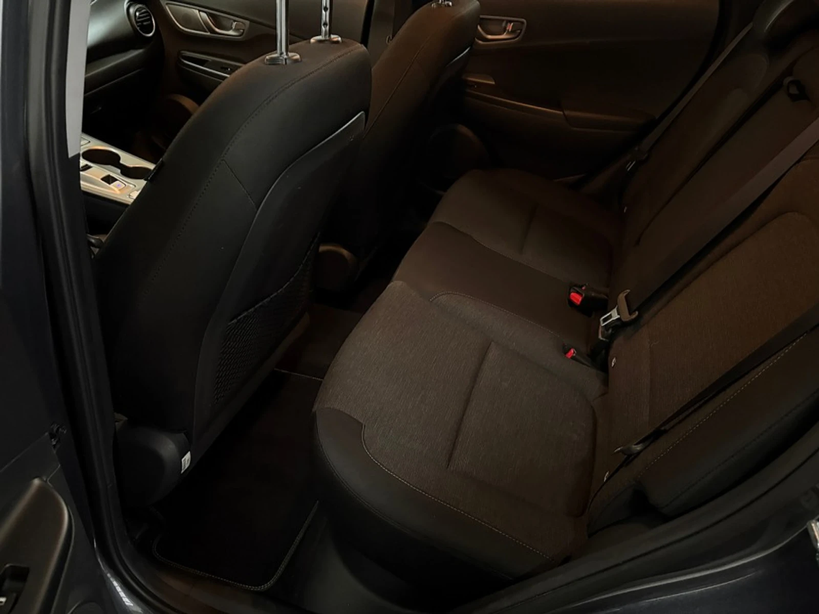 Hyundai Kona 64 kWh Fashion, снимка 10 - Автомобили и джипове - 55625646