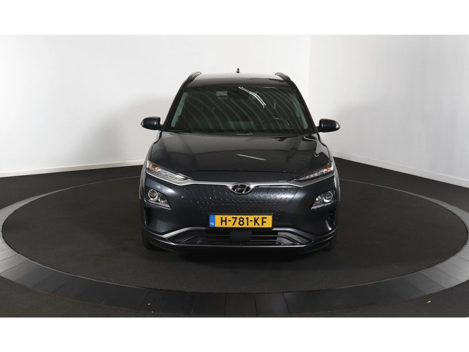 Hyundai Kona 64 kWh Fashion, снимка 2 - Автомобили и джипове - 55625646