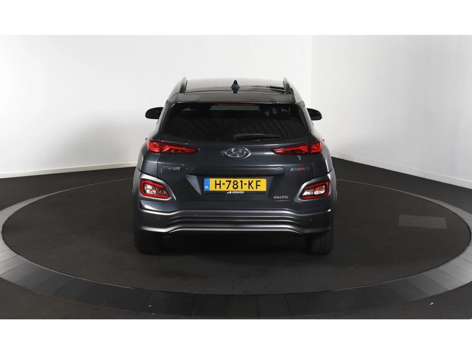 Hyundai Kona 64 kWh Fashion, снимка 4 - Автомобили и джипове - 55625646