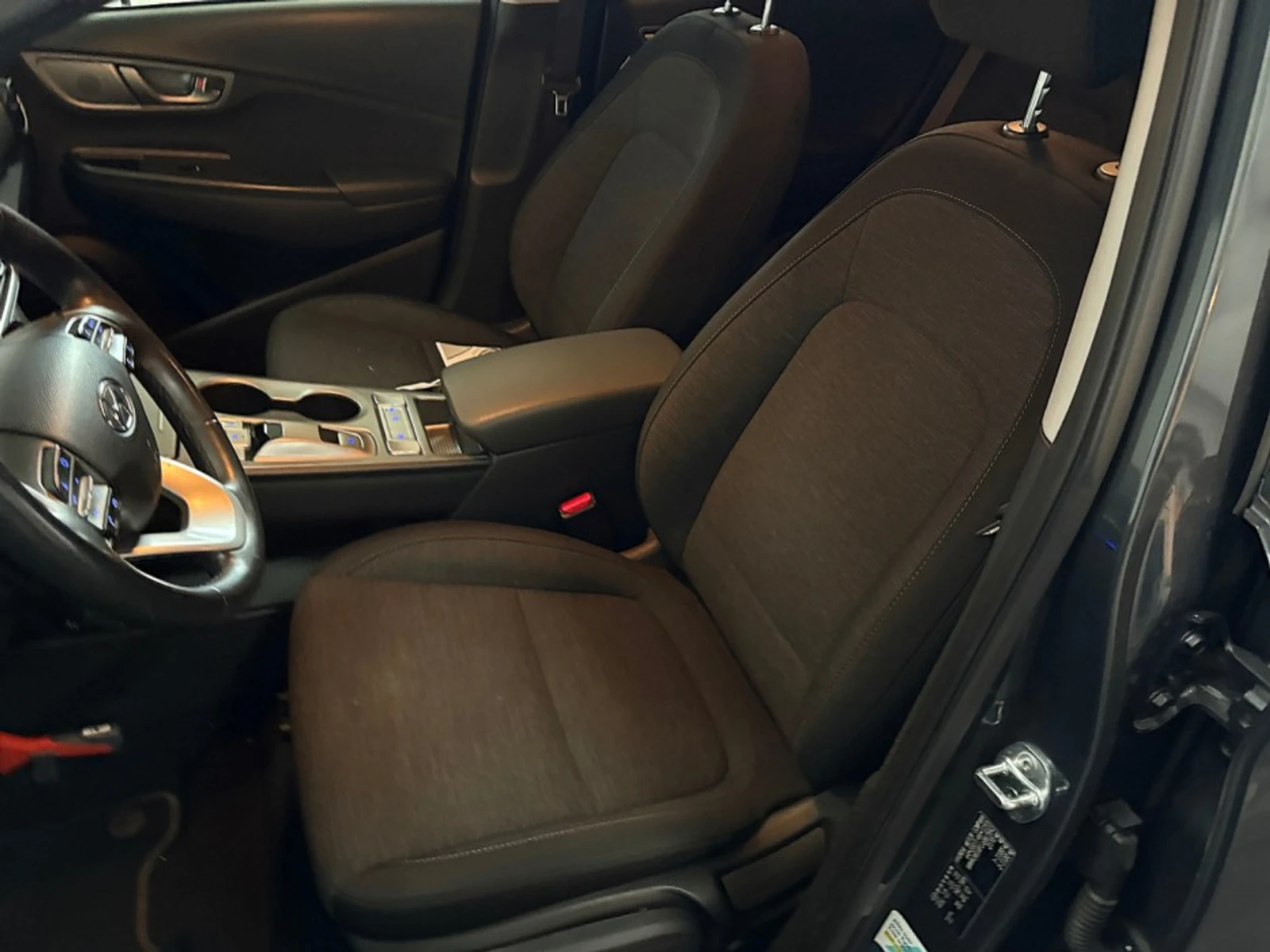 Hyundai Kona 64 kWh Fashion, снимка 9 - Автомобили и джипове - 55625646
