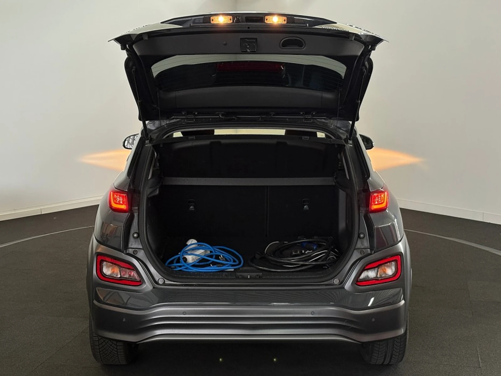 Hyundai Kona 64 kWh Fashion, снимка 11 - Автомобили и джипове - 55625646