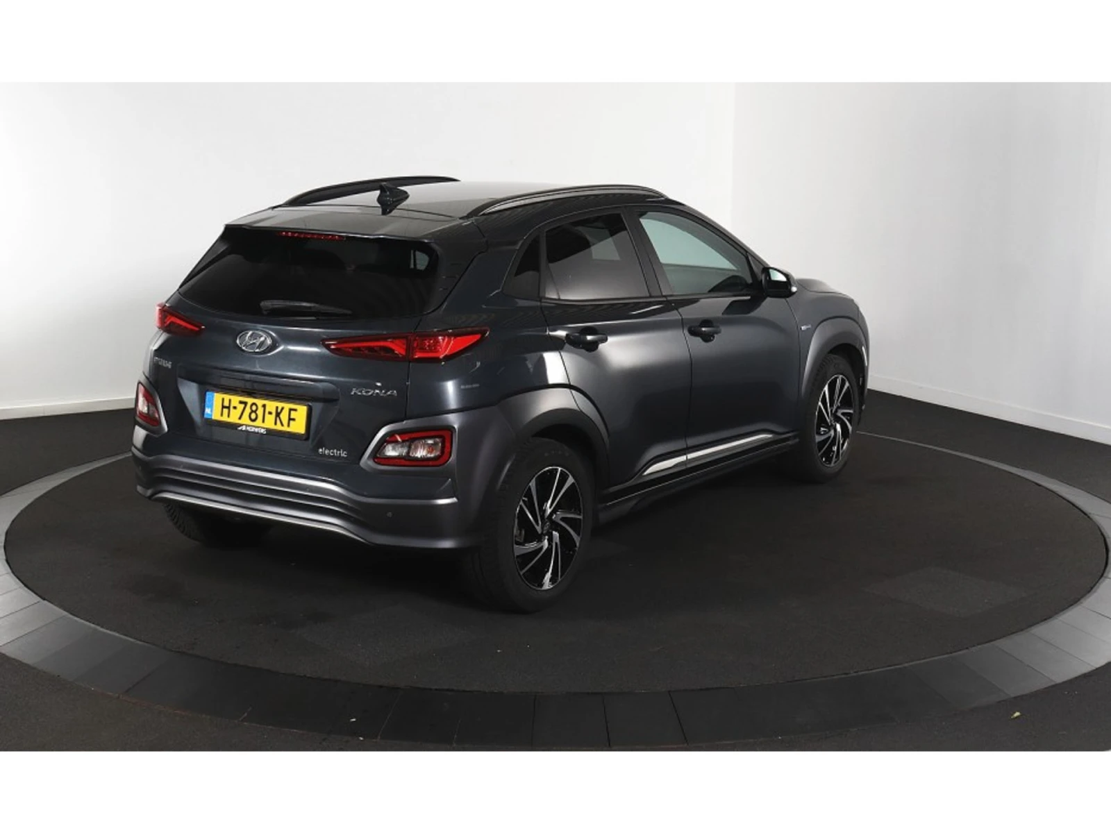 Hyundai Kona 64 kWh Fashion, снимка 3 - Автомобили и джипове - 55625646