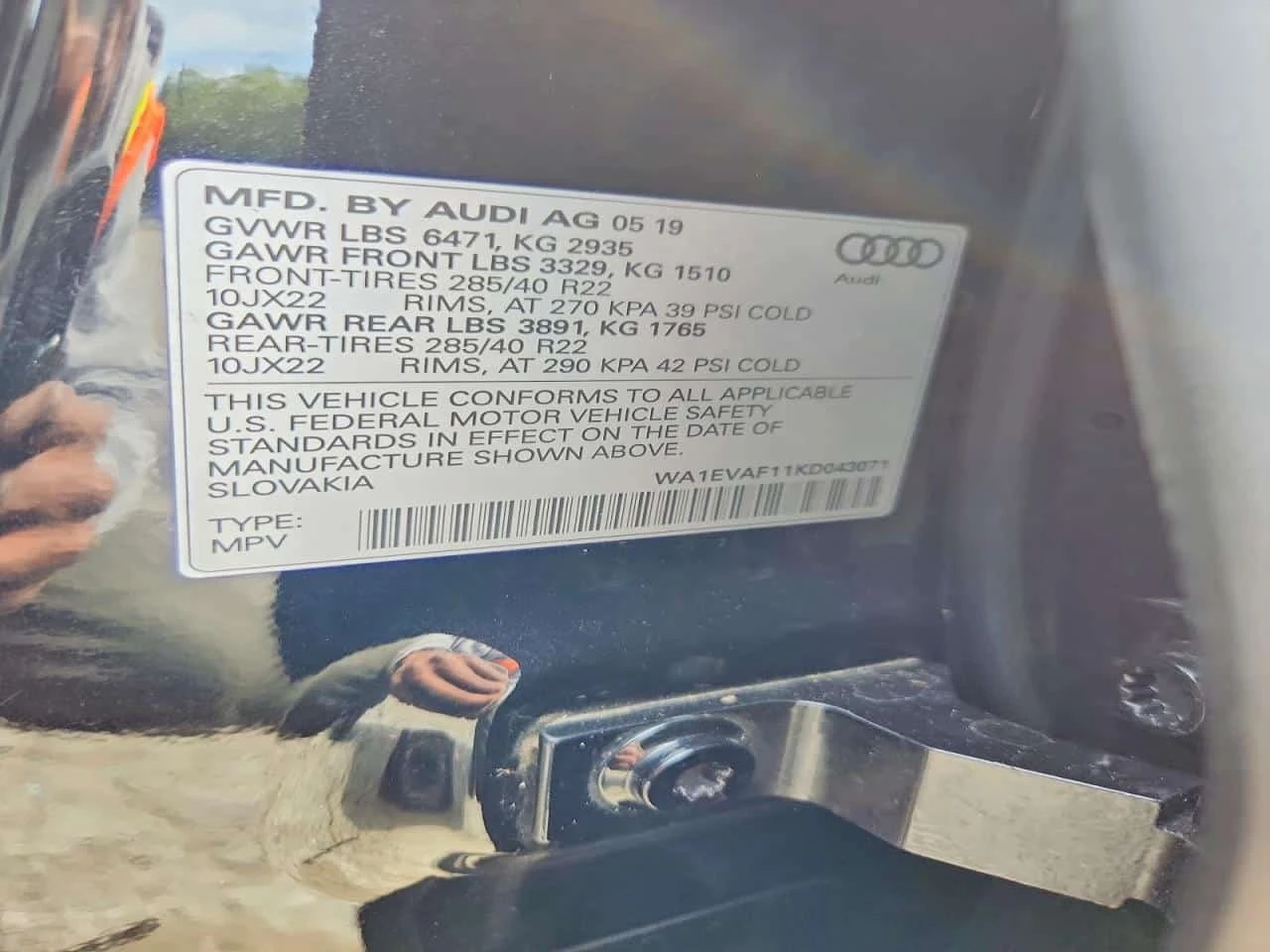 Audi Q8 S-Line quattro Premium Plus * CARFAX * АВТОКРЕДИТ, снимка 13 - Автомобили и джипове - 56310146