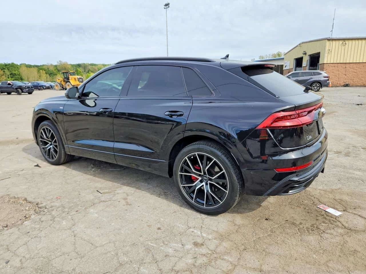 Audi Q8 S-Line quattro Premium Plus * CARFAX * АВТОКРЕДИТ, снимка 2 - Автомобили и джипове - 56310146