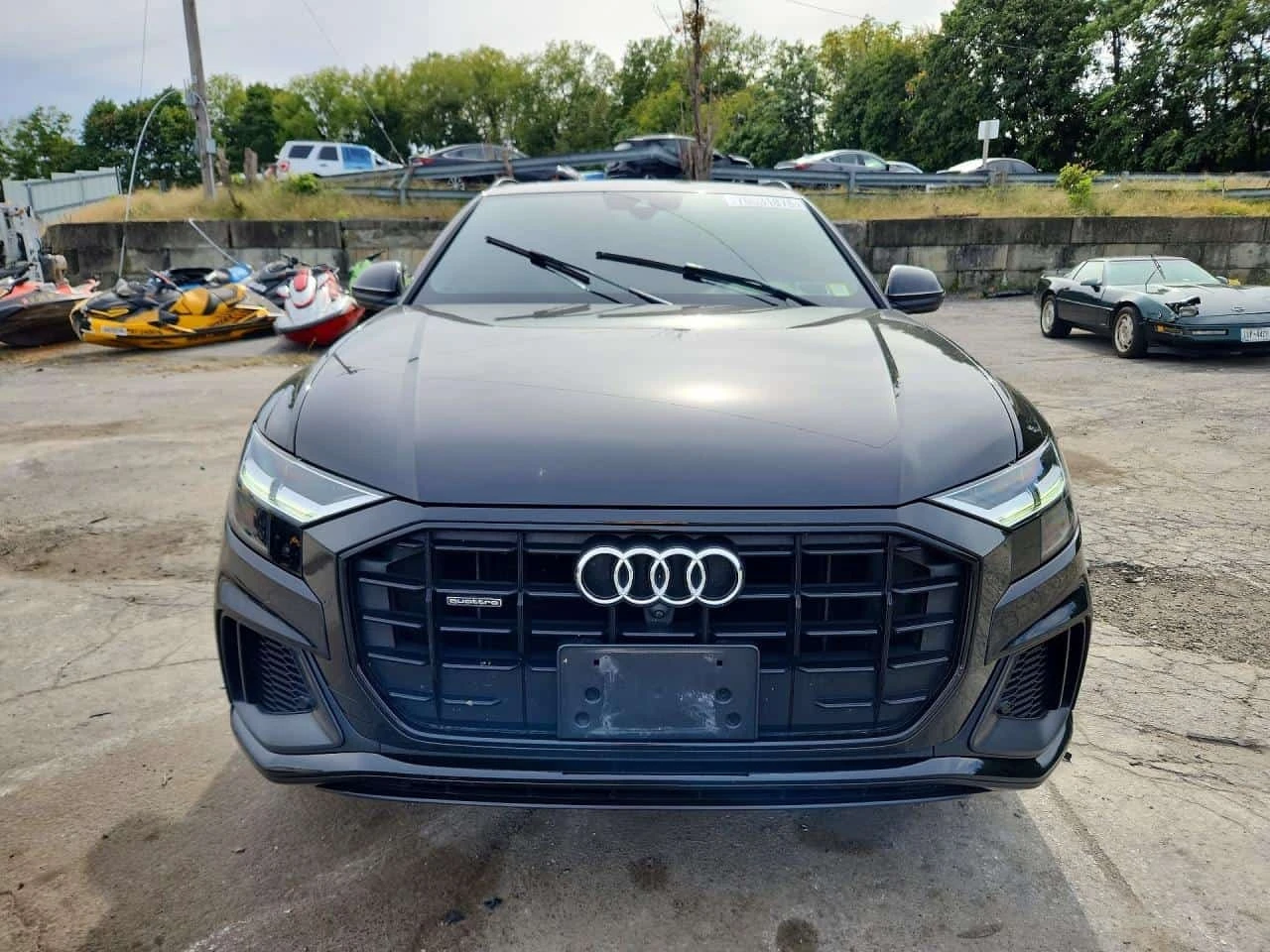 Audi Q8 S-Line quattro Premium Plus * CARFAX * АВТОКРЕДИТ, снимка 5 - Автомобили и джипове - 56310146