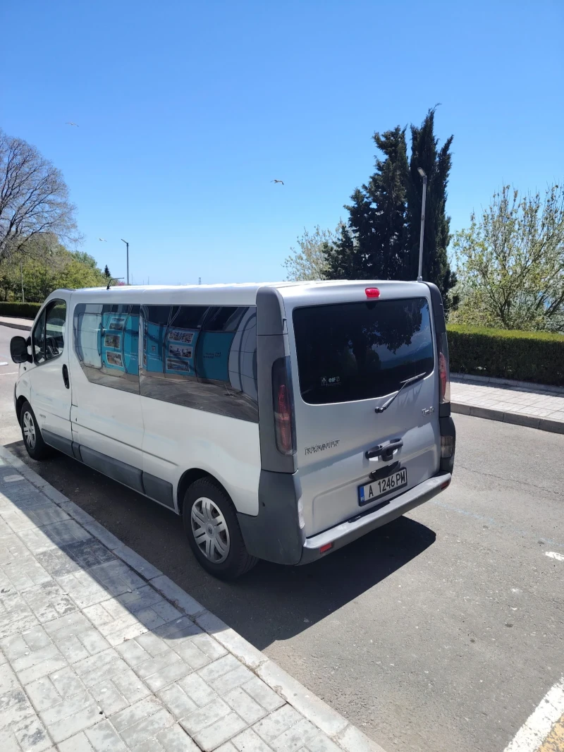 Renault Trafic 2.5 дизел 8+ 1 дълга база, снимка 3 - Бусове и автобуси - 53174248