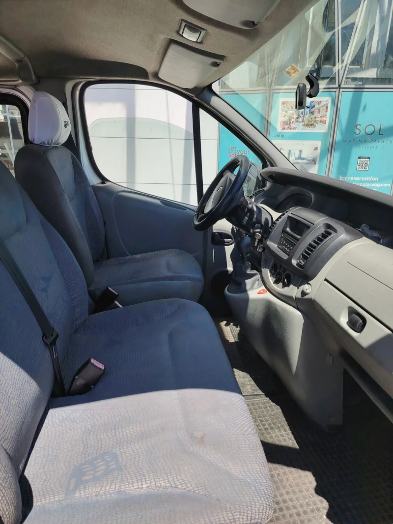 Renault Trafic 2.5 дизел 8+ 1 дълга база, снимка 9 - Бусове и автобуси - 53174248